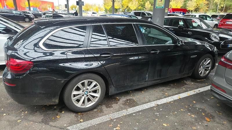 Schwarz Gebraucht 2015 BMW 520 Kombi | 8.000 € (Superpreis) - Bild 1/4