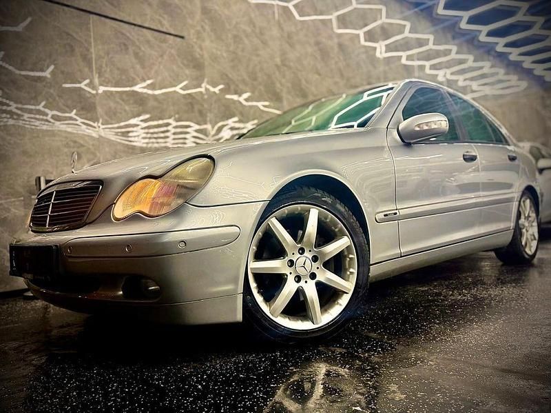 Gebraucht Mercedes C240 Classic 170 PS (125 kW) 2002 Silber Limousine