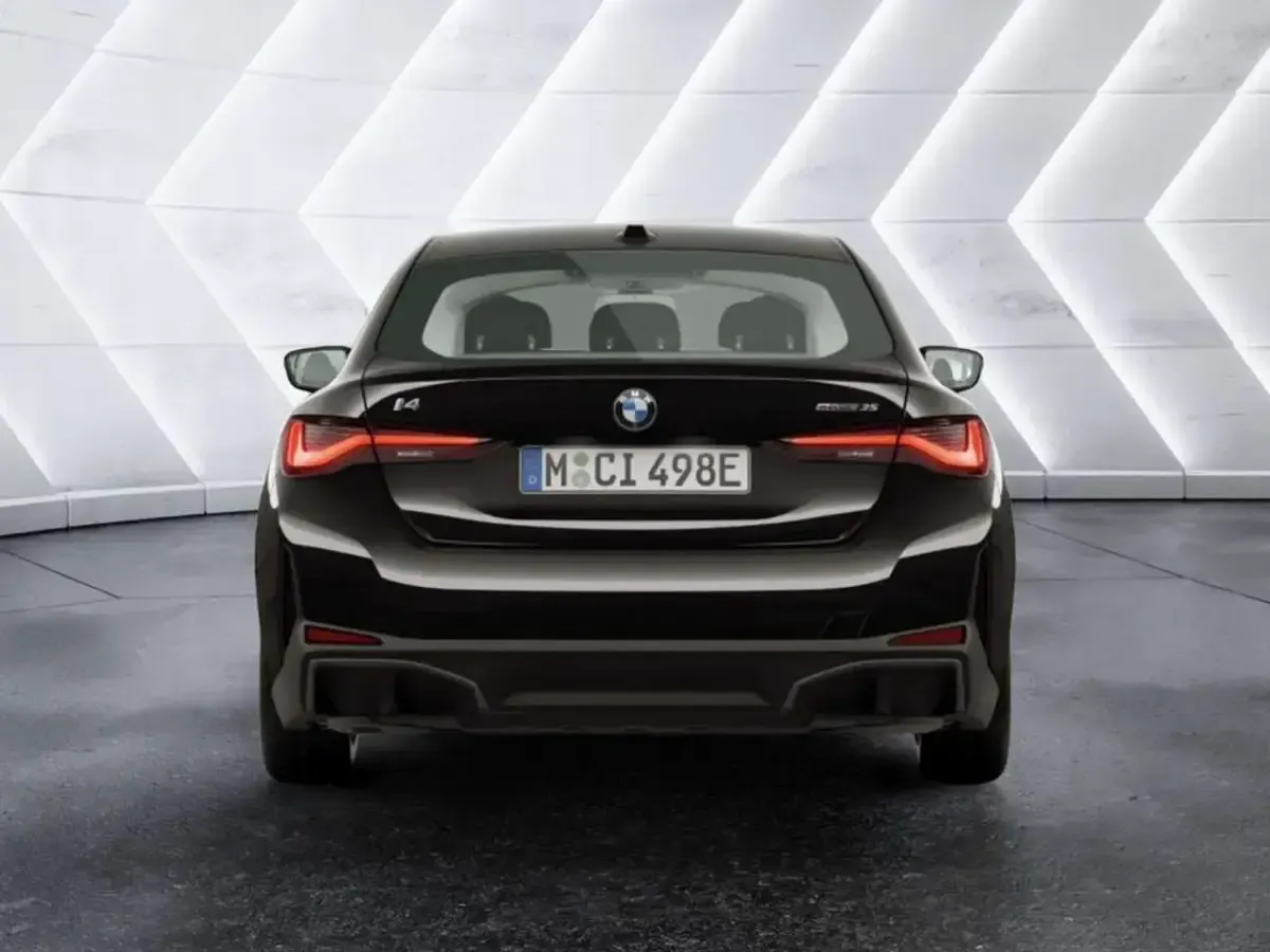Neu BMW i4 210 kW (286 PS) 2026 Schwarz uni Limousine