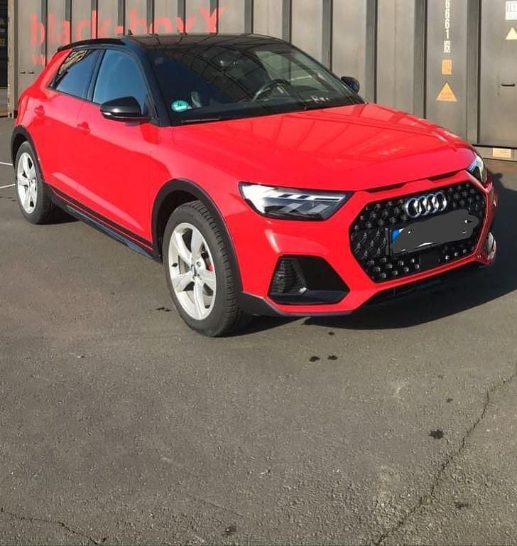 Rot Gebraucht 2019 Audi A1 S-Line Limousine | 17.500 € (Fairer Preis) - Bild 1/4