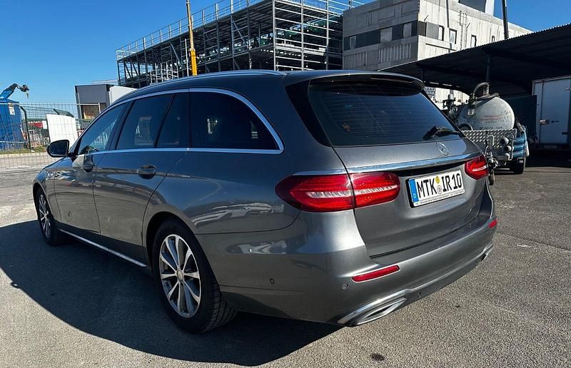 Gebraucht Mercedes E220 Avantgarde 194 PS (142 kW) 2017 Grau Kombi