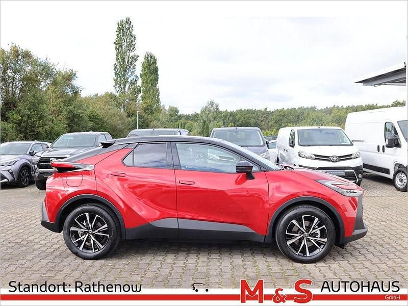 Neu Toyota C-HR 223 PS (164 kW) 2025 Rot SUV