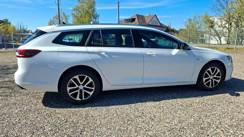 Gebraucht Opel Insignia 122 PS (89 kW) 2022 White jade Kombi