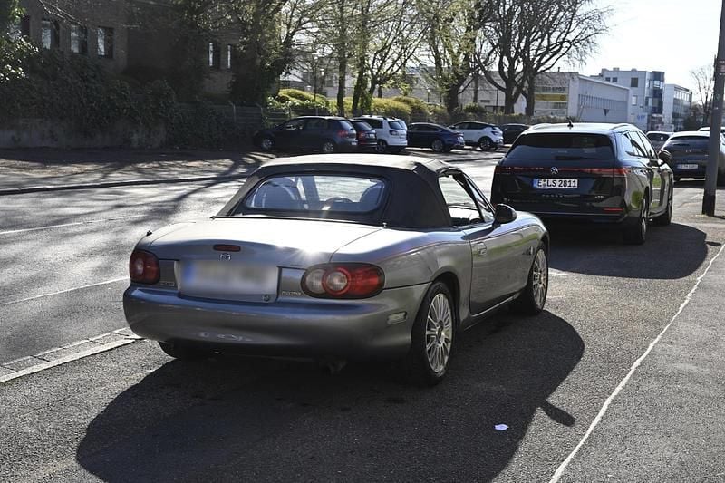 Gebraucht Mazda MX5 Edition 110 PS (80 kW) 2002 Grau Cabrio