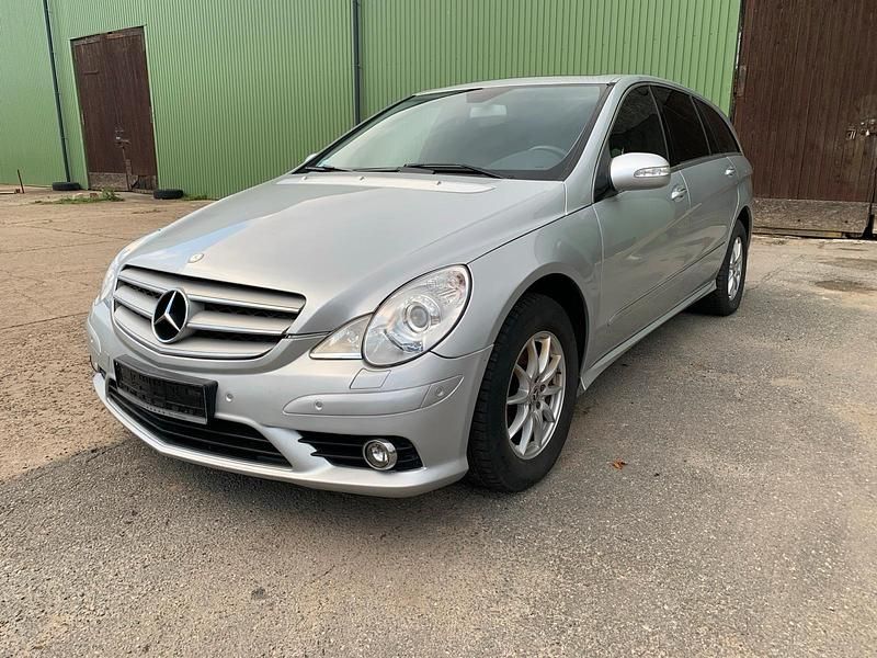 Silber Gebraucht 2007 Mercedes R350 Van / Kleinbus | 4.200 € (Guter Preis) - Bild 1/4
