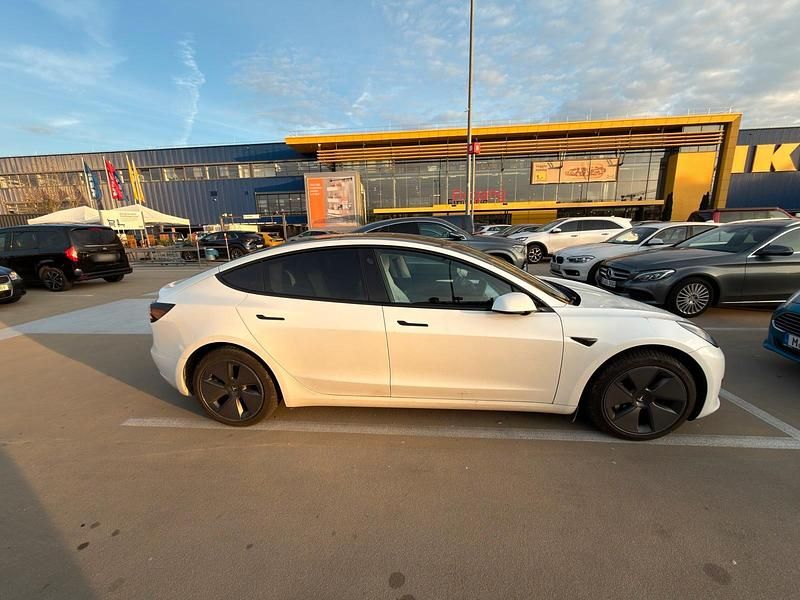 Gebraucht Tesla Model 3 RWD 235 kW (320 PS) 2022 Weiß Limousine