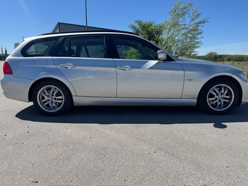 Gebraucht BMW 318 Comfort Edition 143 PS (105 kW) 2012 Silber Kombi