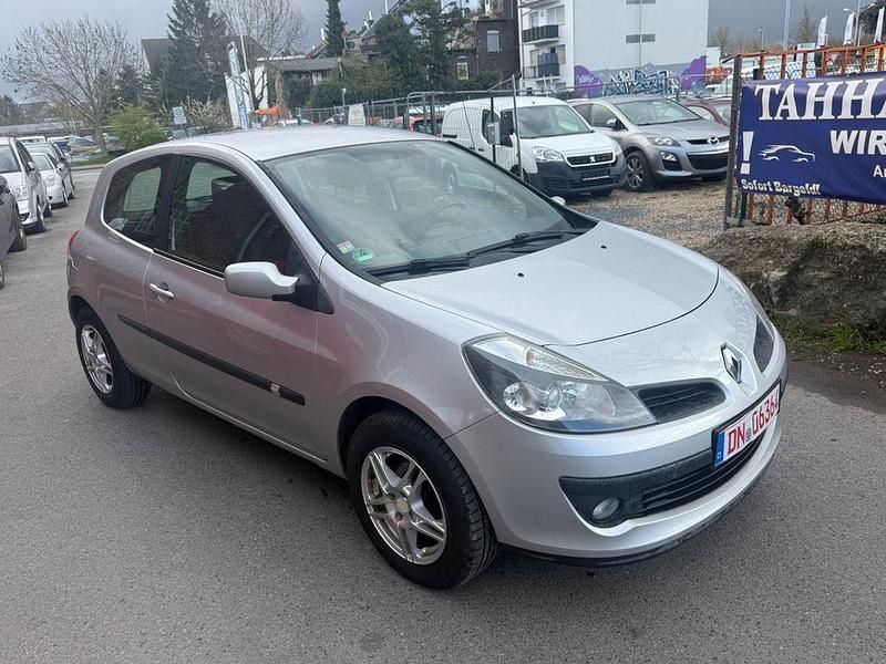 Gebraucht Renault Clio II 75 PS (55 kW) 2006 Grau Limousine