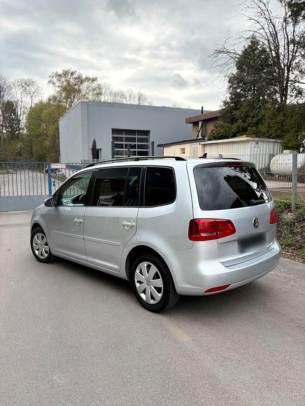 Gebraucht VW Touran 140 PS (102 kW) 2014 Silber Van / Kleinbus