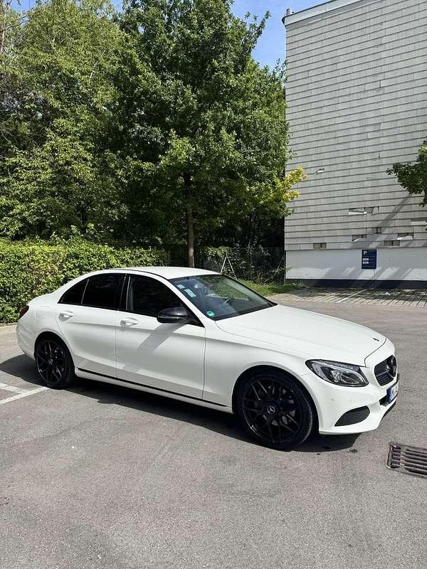 Gebraucht Mercedes C300 Avantgarde 245 PS (180 kW) 2017 Weiß Limousine