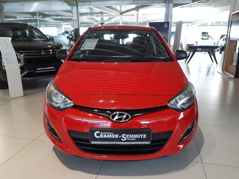 Gebraucht Hyundai i20 Edition 86 PS (63 kW) 2013 Rot Kleinwagen