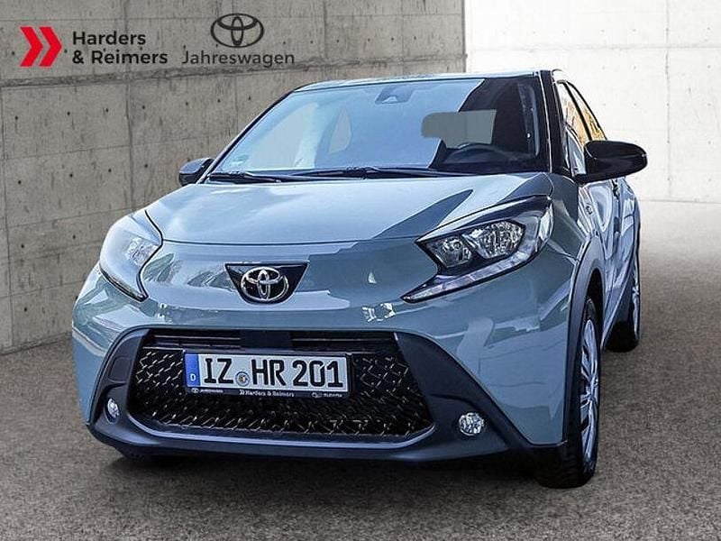 Grün Gebraucht 2025 Toyota Aygo Kleinwagen | 16.380 € (Superpreis) - Bild 1/4