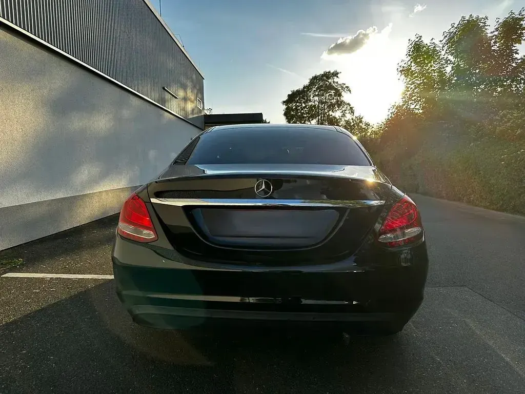 Gebraucht Mercedes C180 156 PS (114 kW) 2014 Schwarz Limousine