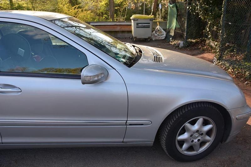 Gebraucht Mercedes C200 Elegance 163 PS (119 kW) 2000 Silber Limousine