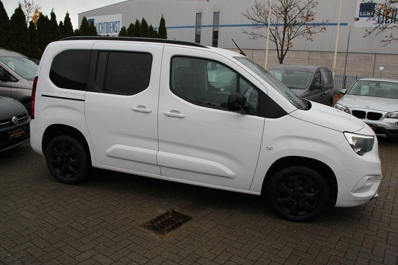 Gebraucht Opel Combo Life Ultimate 131 PS (96 kW) 2023 Weiß SUV