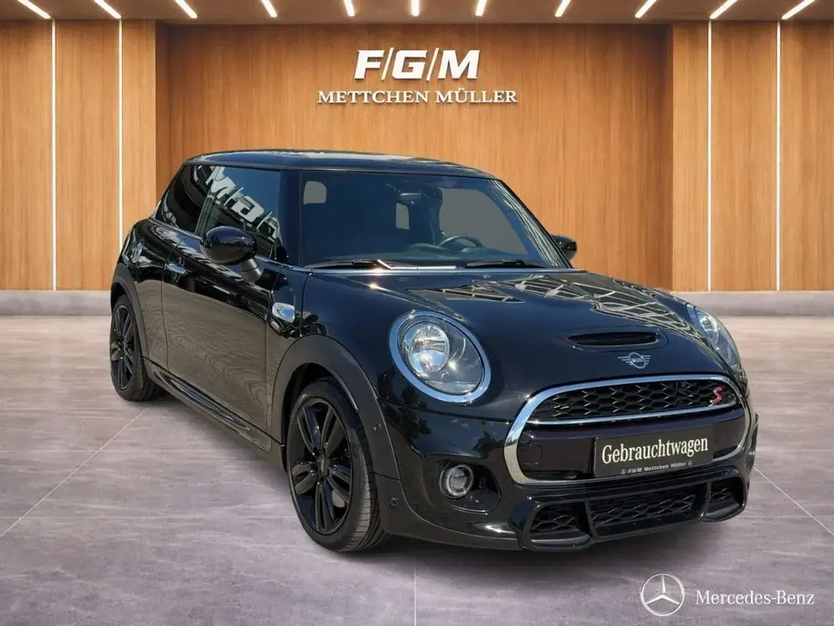 Gebraucht Mini John Cooper Works 192 PS (141 kW) 2020 Midnight black Kleinwagen