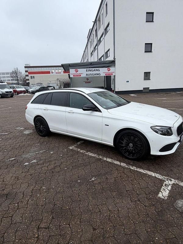 Gebraucht Mercedes E300 Avantgarde 306 PS (225 kW) 2019 Weiß Kombi