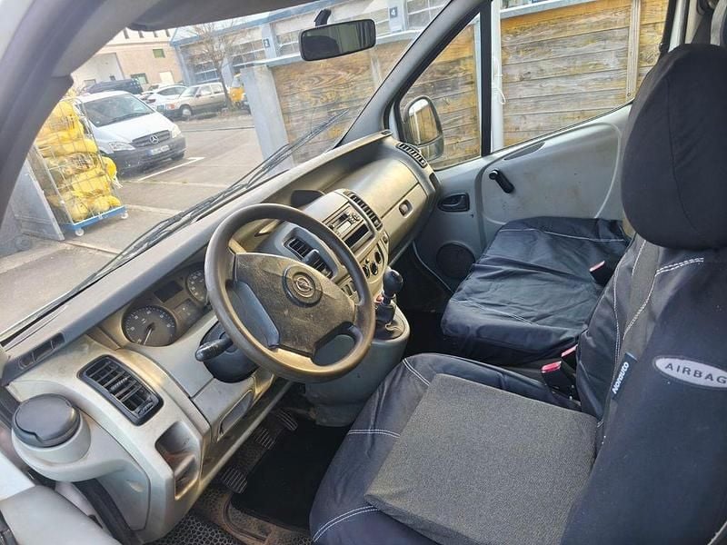 Gebraucht Opel Vivaro 101 PS (74 kW) 2006 Weiß Van / Kleinbus