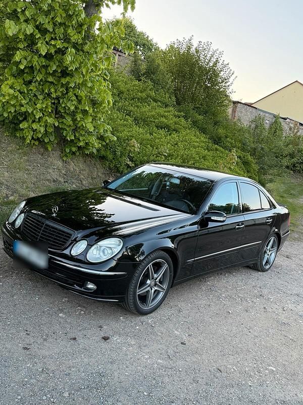 Gebraucht Mercedes E320 224 PS (164 kW) 2005 Schwarz Limousine