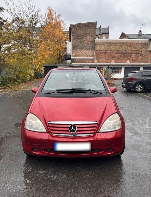 Gebraucht Mercedes A160 102 PS (75 kW) 1998 Rot Kleinwagen