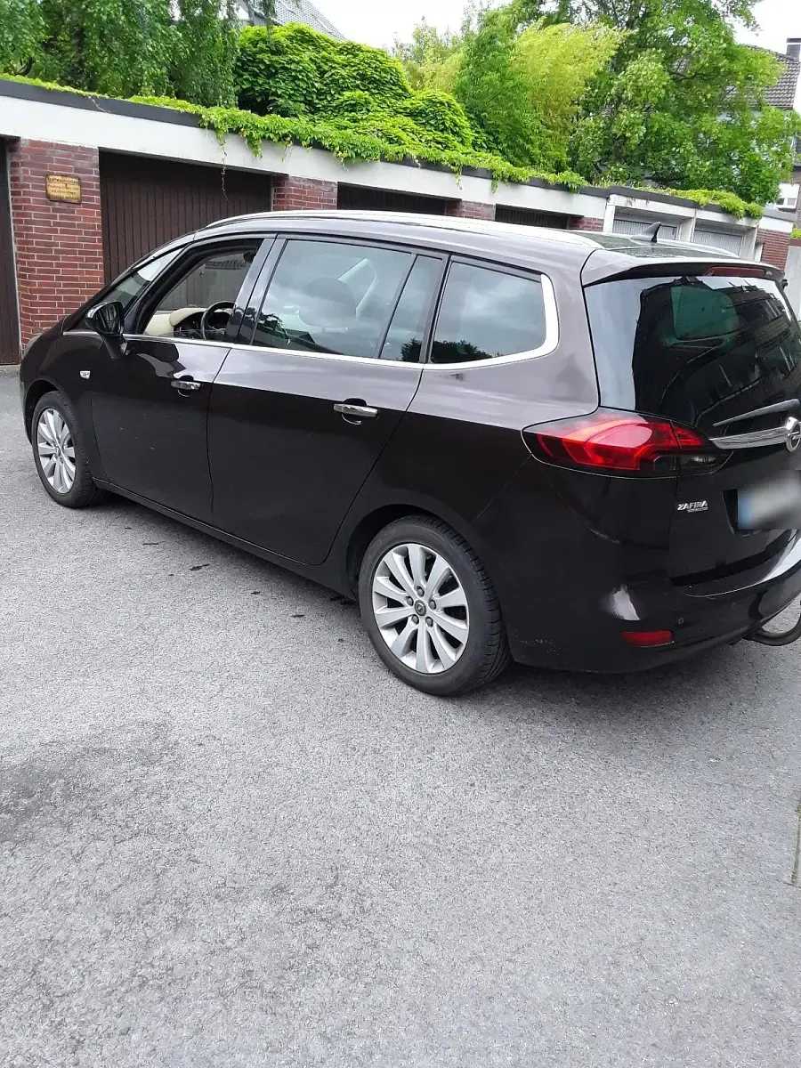 Gebraucht Opel Zafira 150 PS (110 kW) 2013 Braun Van / Kleinbus