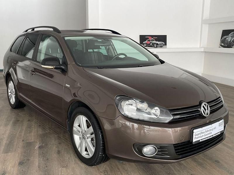 Gebraucht VW Golf VI Match 122 PS (89 kW) 2012 Braun Kleinwagen
