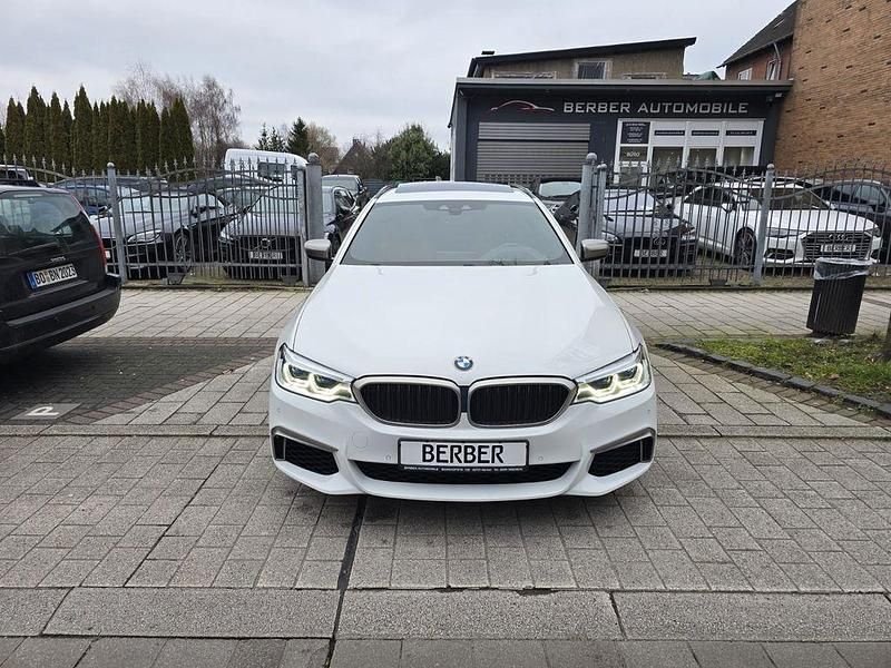 Gebraucht BMW M550 Performance 400 PS (294 kW) 2020 Weiß Limousine