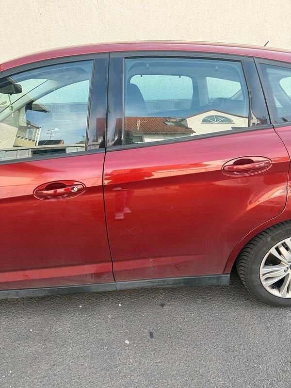 Second-hand Ford C-MAX 105 CP (77 kW) 2015 Roșu Monovolum