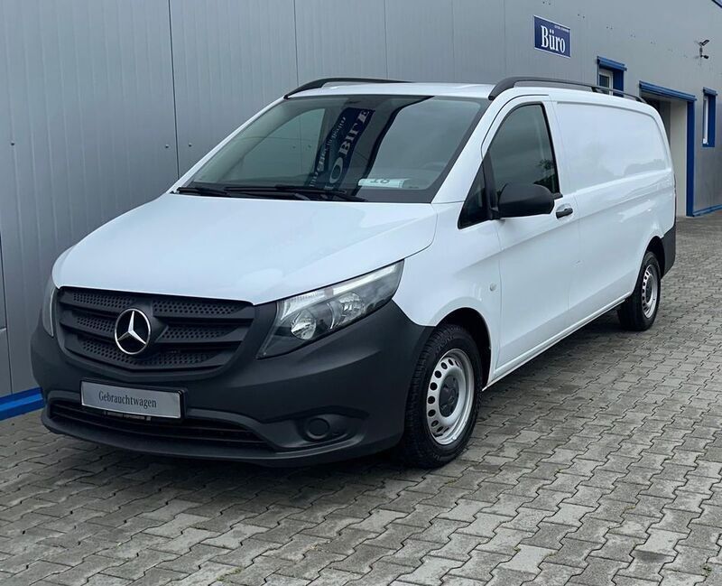 Weiß Gebraucht 2021 Mercedes Vito Van / Kleinbus | 15.499 € (Fairer Preis) - Bild 1/4