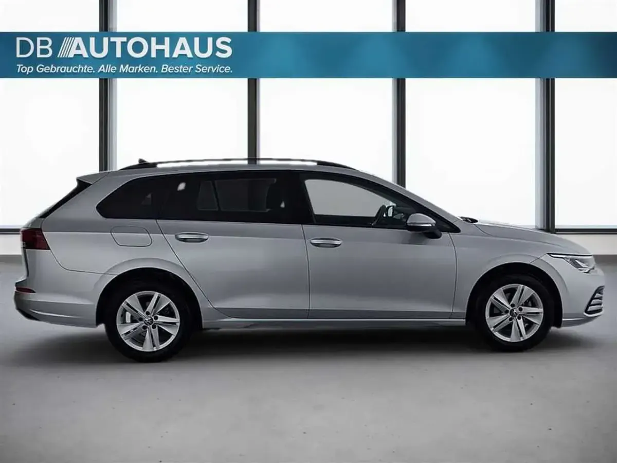 Gebraucht VW Golf VIII Life 110 PS (80 kW) 2024 Silber Kombi