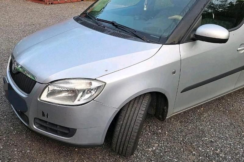 Silber Gebraucht 2008 Skoda Roomster Kombi | 1.300 € (Fairer Preis) - Bild 1/4