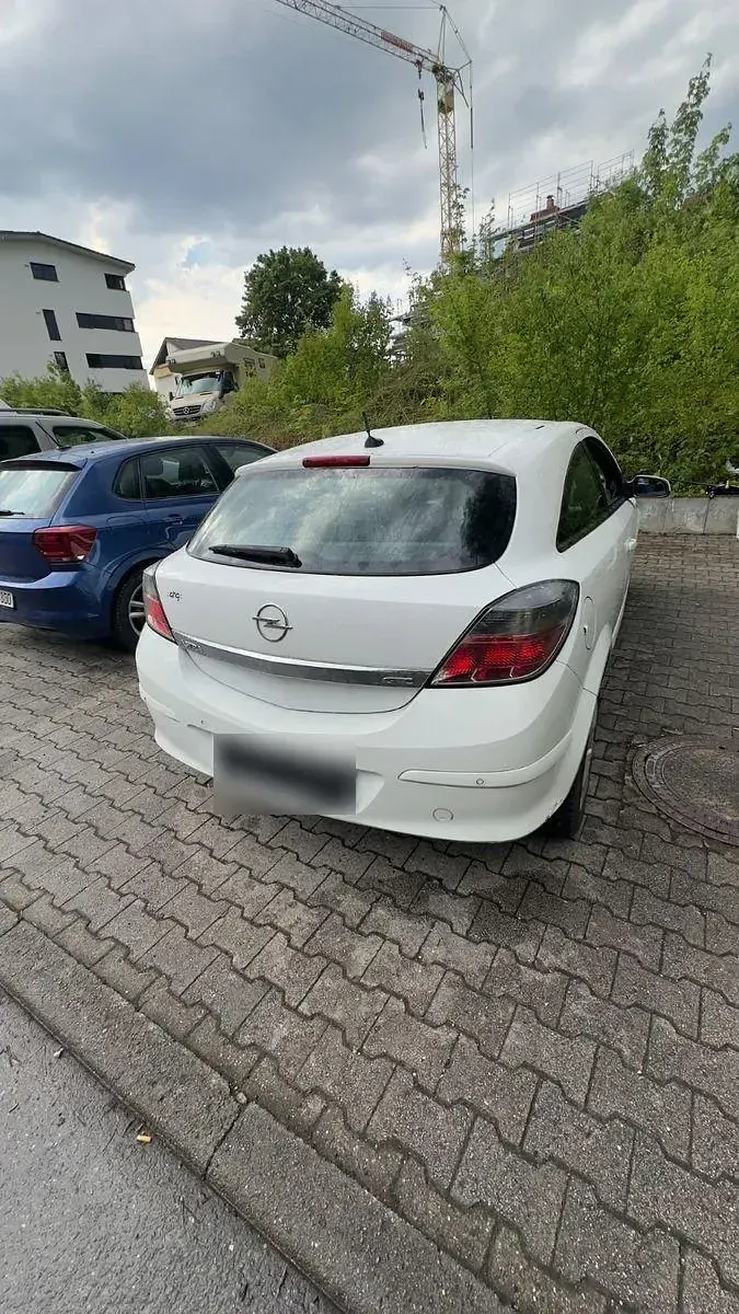 Gebraucht Opel Astra GTC Sport 117 PS (86 kW) 2008 Weiß Coupé