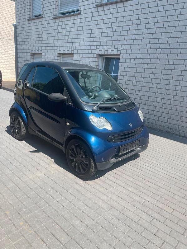 Blau Gebraucht 2002 Smart ForTwo Coupé Coupé | 1.500 € (Fairer Preis) - Bild 1/4