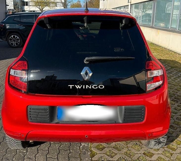 Second-hand Renault Twingo 71 CP (52 kW) 2019 Roșu Hatchback