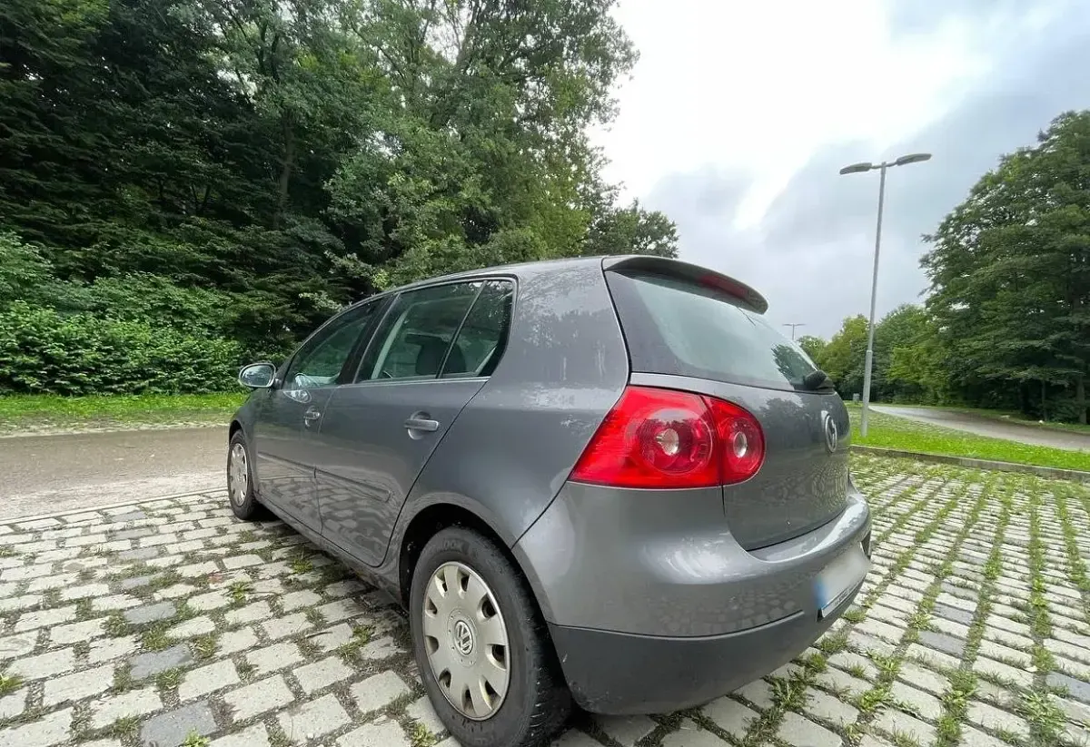 Gebraucht VW Golf V 102 PS (75 kW) 2007 Grau Limousine