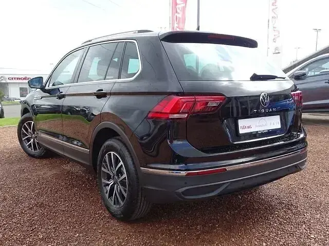 Używany VW Tiguan 150 KM (110 kW) 2021 Czarny SUV