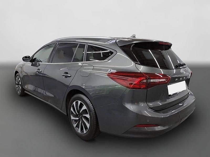 Gebraucht Ford Focus Titanium 116 PS (85 kW) 2025 Grau Kombi