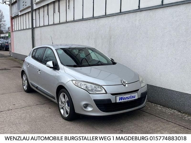 Gebraucht Renault Mégane Expression 110 PS (80 kW) 2010 Silber Limousine