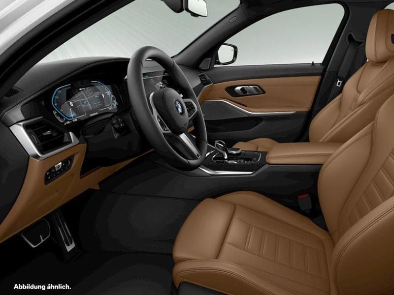 Gebraucht BMW 330e M Sport 292 PS (214 kW) 2021 Alpinweiss Kombi