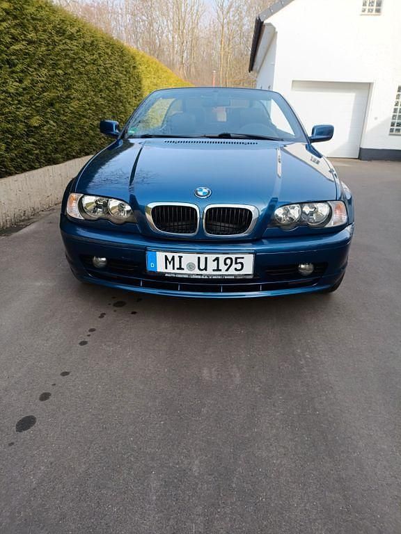 Gebraucht BMW 318 Cabriolet 143 PS (105 kW) 2002 Blau Cabrio
