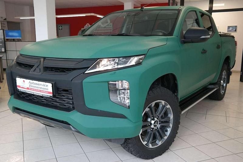 Gebraucht Mitsubishi L200 Plus 150 PS (110 kW) 2021 Moosgrün Abholung