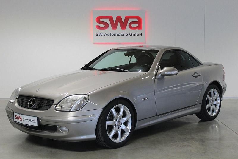 Gebraucht Mercedes SLK200 197 PS (144 kW) 2002 Silber Cabrio