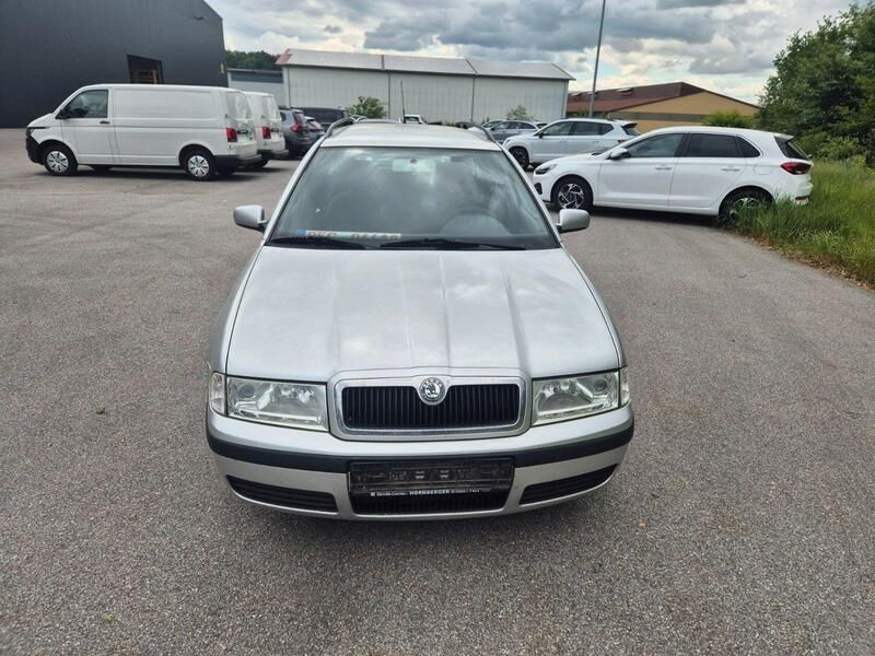 Grau Gebraucht 2004 Skoda Octavia Classic Kombi | 999 € (Superpreis) - Bild 1/4
