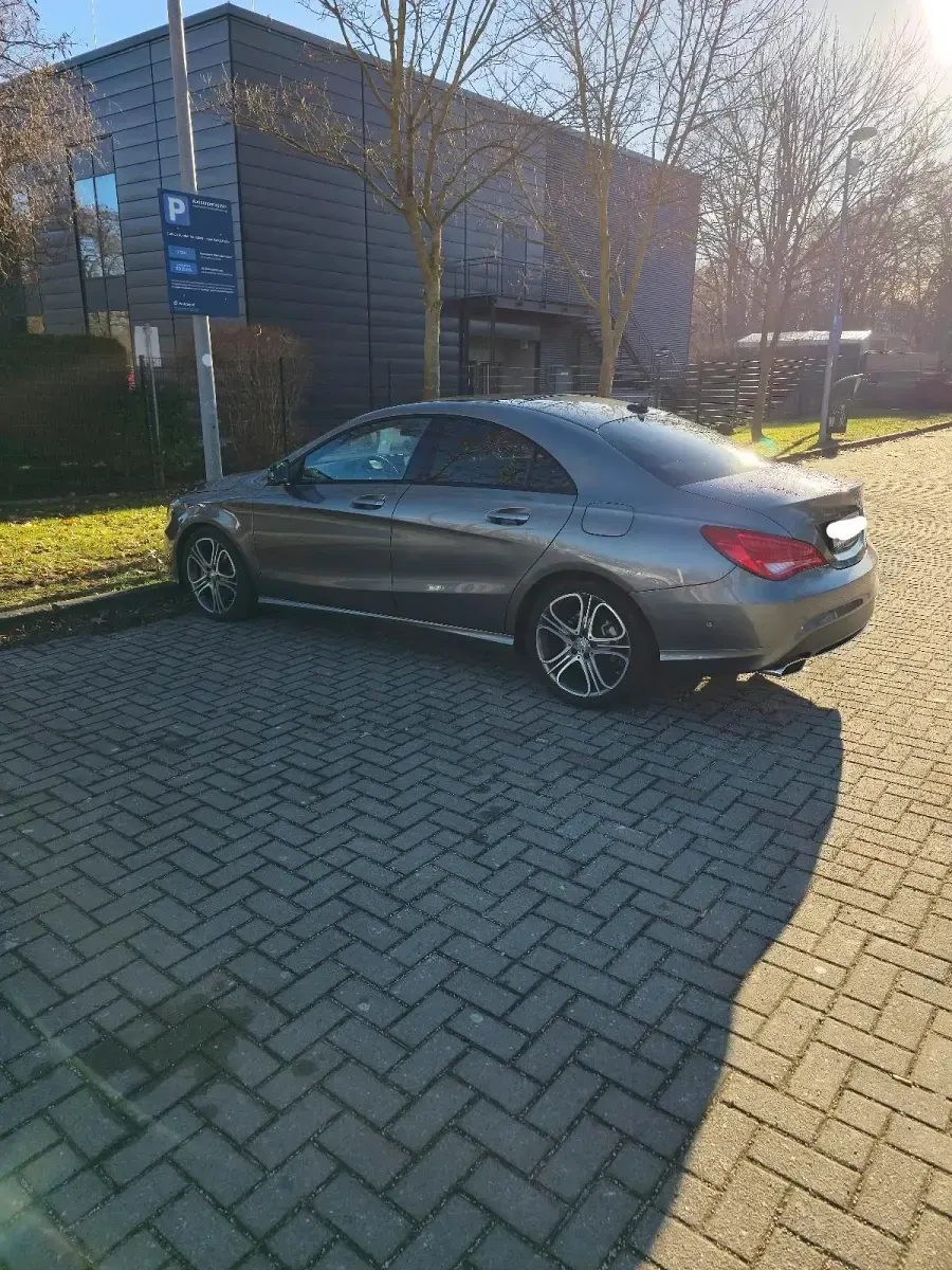 Gebraucht Mercedes CLA180 122 PS (89 kW) 2016 Grau Limousine
