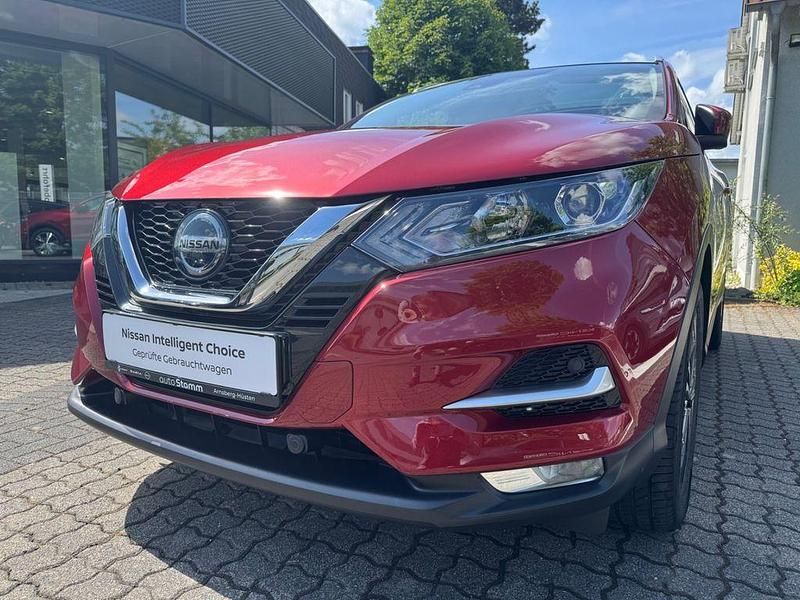 Rot Gebraucht 2021 Nissan Qashqai Zama SUV | 18.490 € (Fairer Preis) - Bild 1/4
