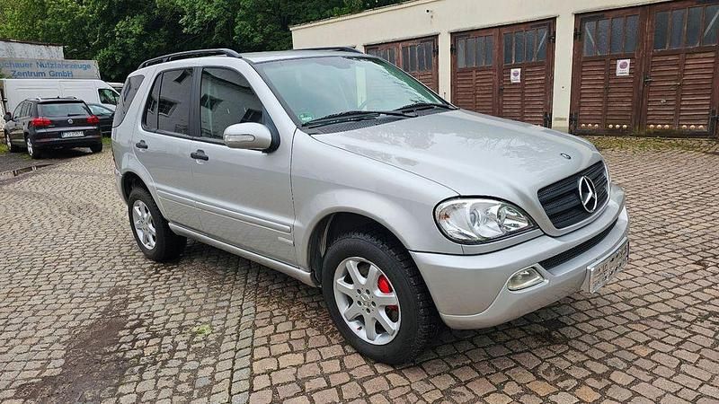 Silber Gebraucht 2002 Mercedes ML270 SUV | 2.900 € (Fairer Preis) - Bild 1/4