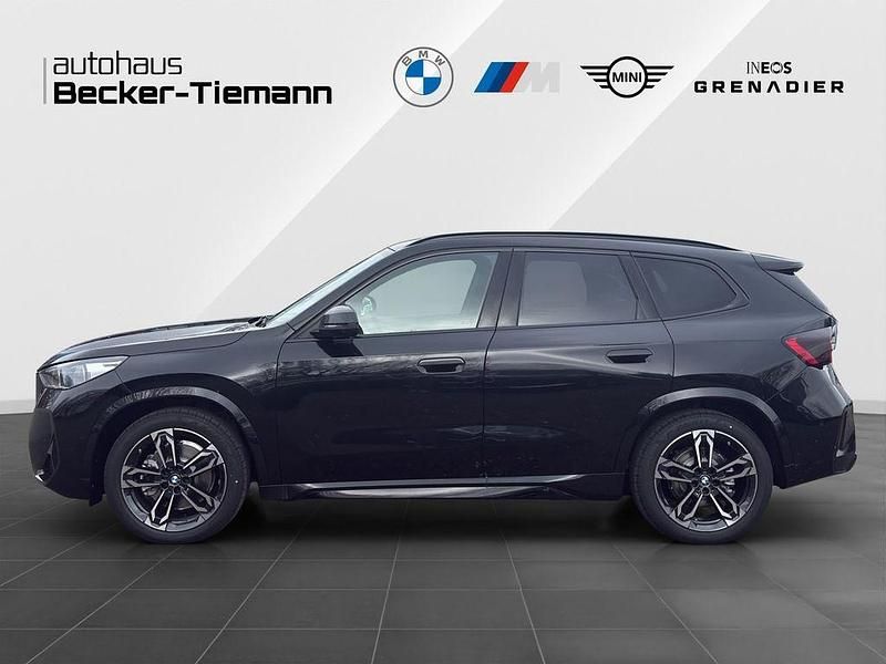 Neu BMW iX1 Performance 230 kW (313 PS) 2026 Schwarz SUV