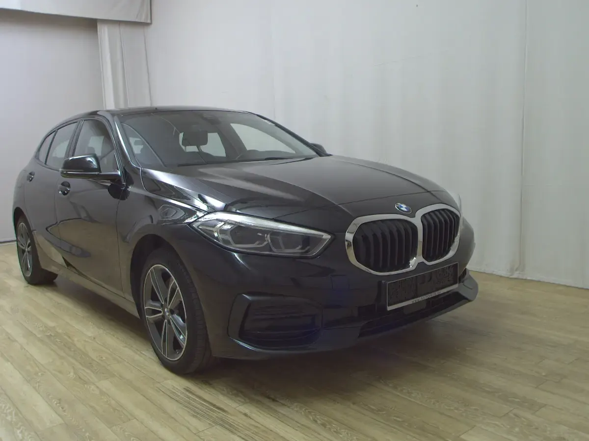 Gebraucht BMW 120 Sport Line 190 PS (139 kW) 2022 Schwarz Limousine