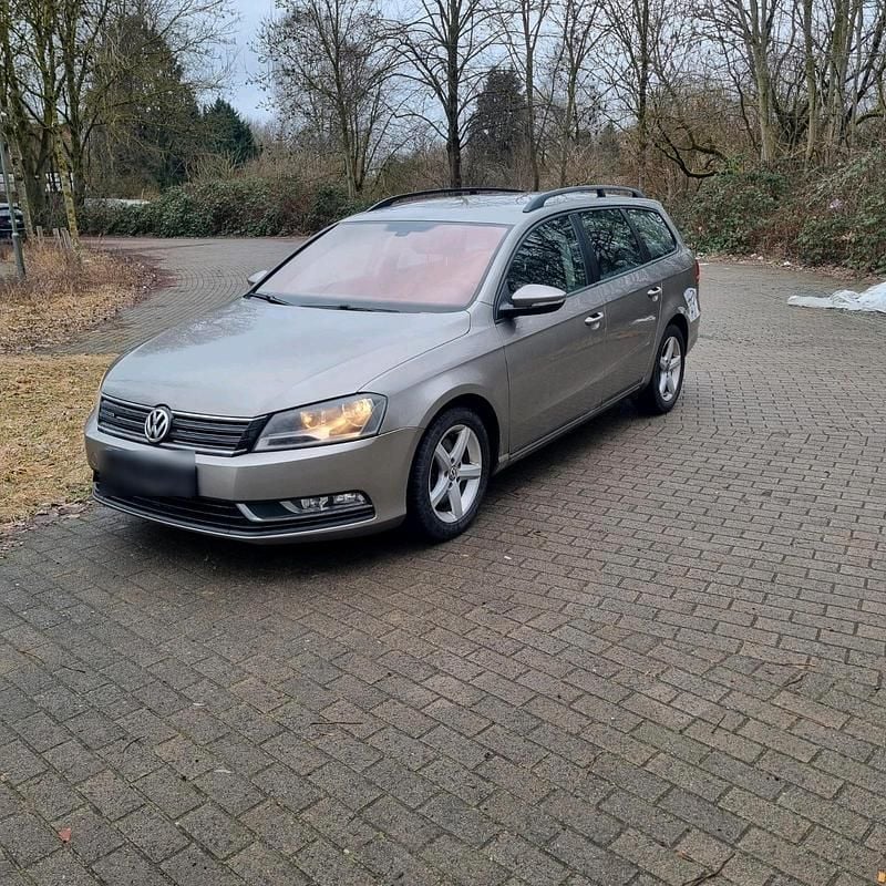 Gebraucht VW Passat 105 PS (77 kW) 2013 Gold Kombi