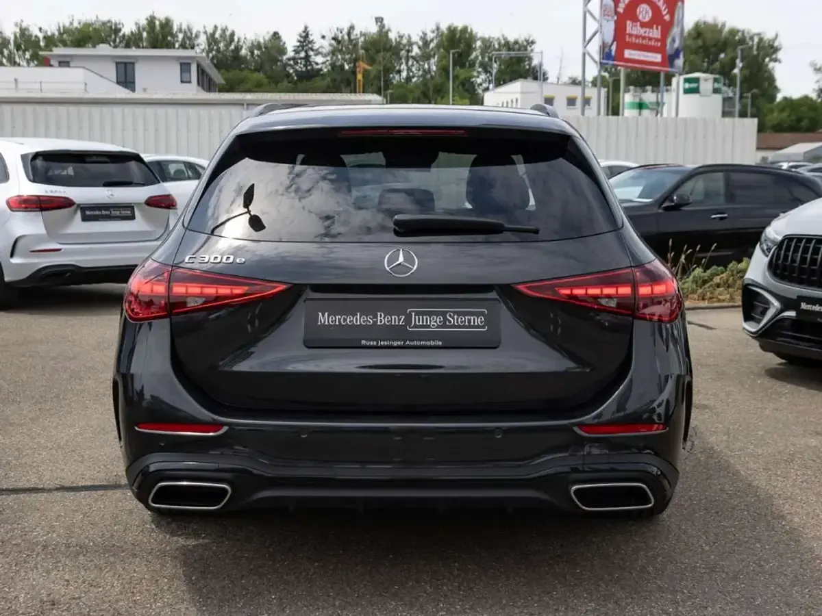 Gebraucht Mercedes C300e AMG line 313 PS (230 kW) 2025 Grau Kombi